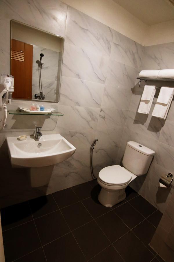 Botahtaung Hotel Rangun Zewnętrze zdjęcie